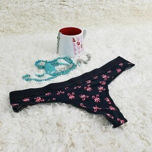 VS  Black Floral Print THONG LARGE